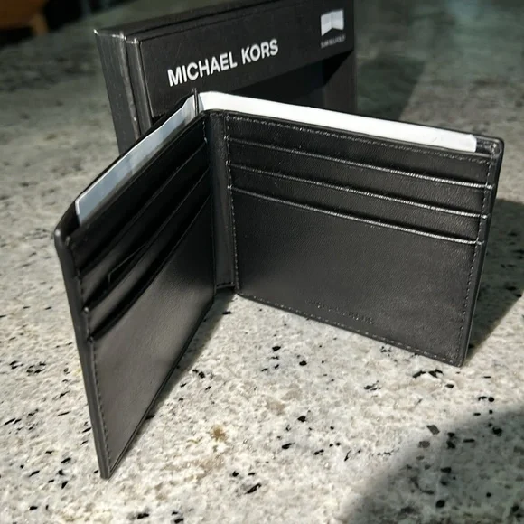 Michael Kors Men’s Jetset Slim Bifold Logo Wallet - Picture 3 of 4